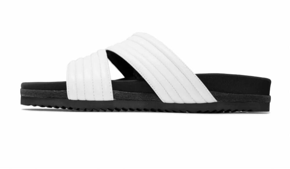 NEW ROAM women's crescent quilt sandals in white